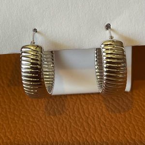 Milor Designer 14K White Gold Ribbed Hoop Earrings